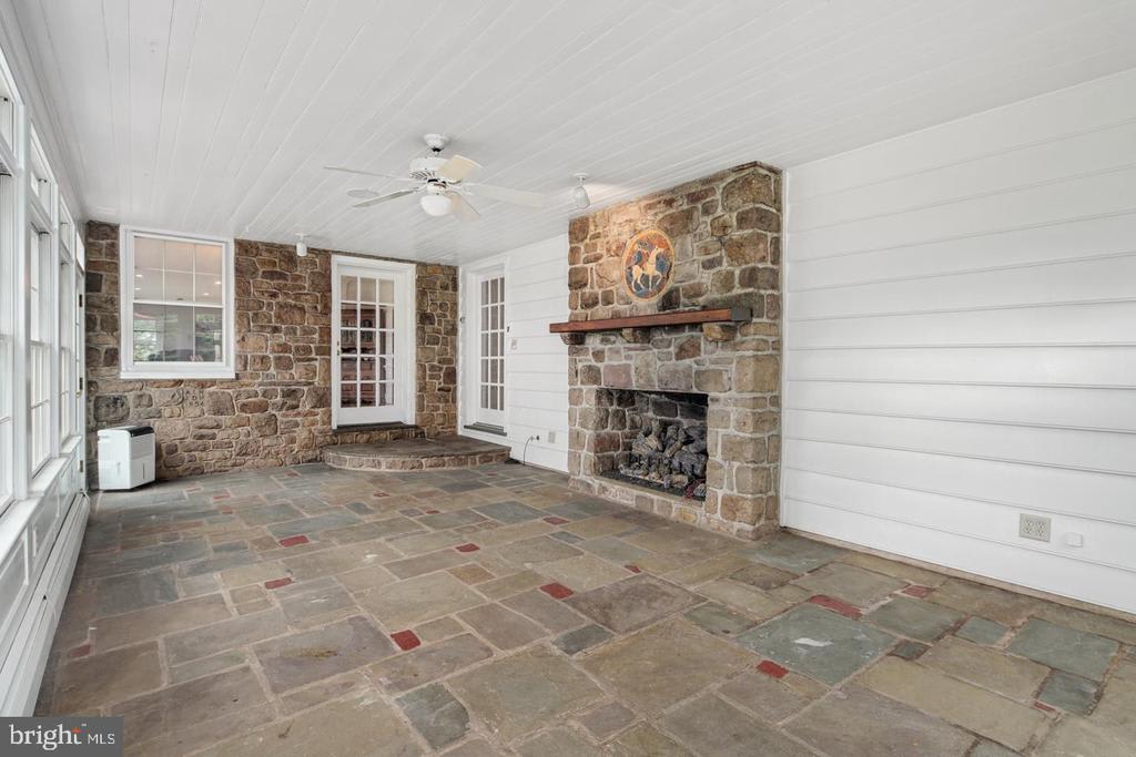 150 Hillendale Drive