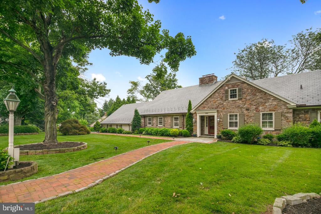 150 Hillendale Drive