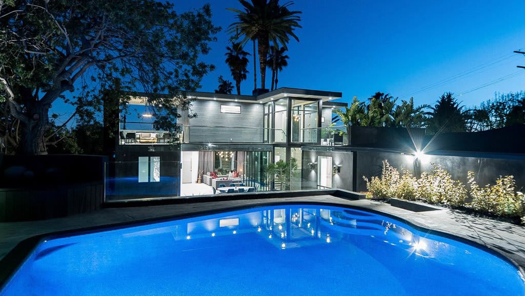 Modern Hollywood Hills Mansion