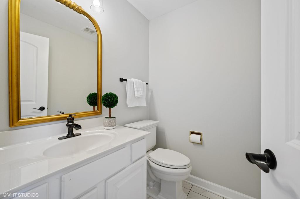 3612 Glenlake Jerfita Team Luxury Real Estate Agents in Chicago