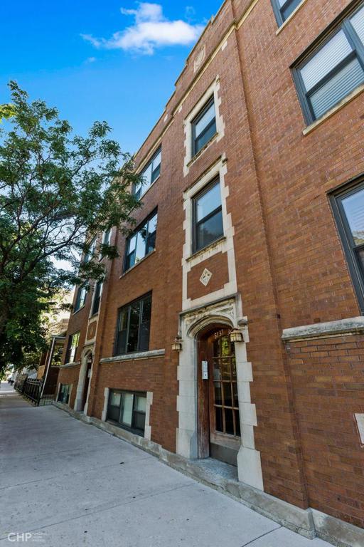 Perfectly Located Andersonville Condo: 5137 N. Ashland #3
