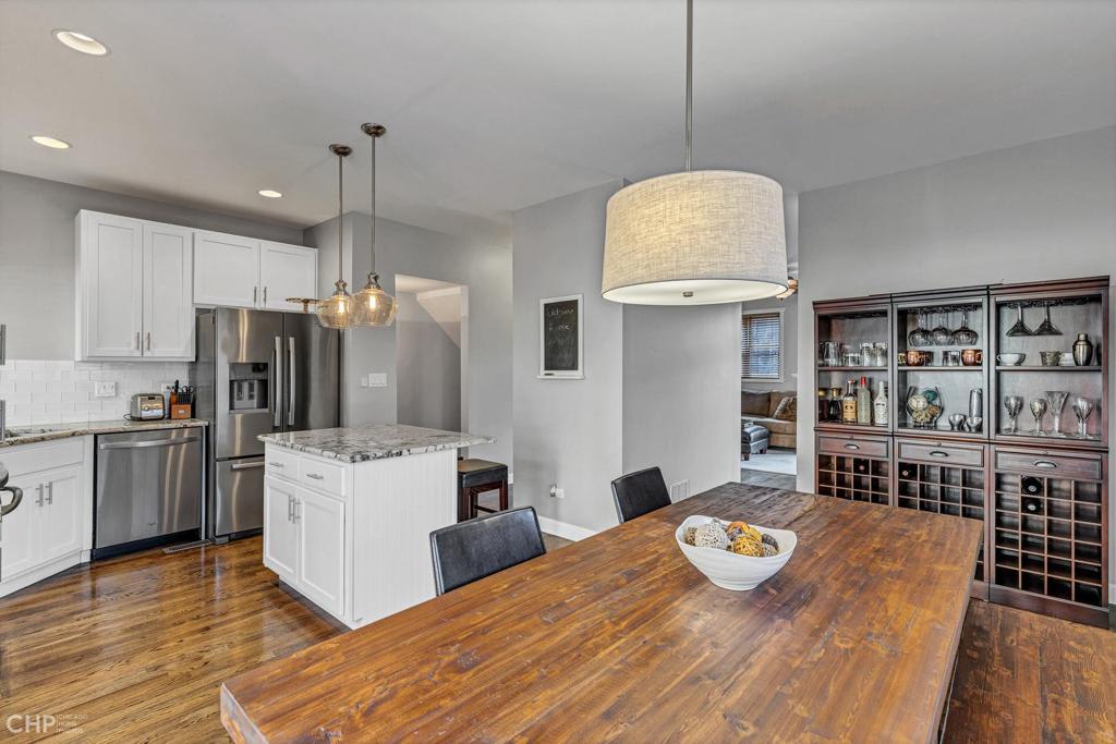 Lincoln Park Townhome: 2770 N. Wolcott #E