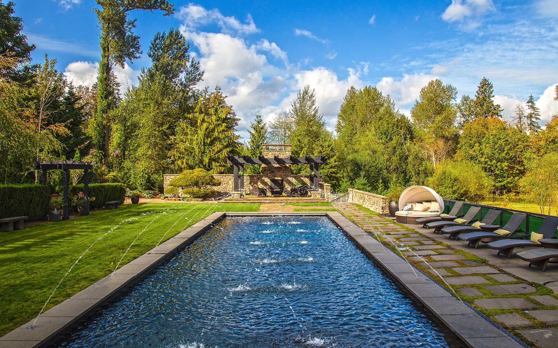 iconic-hillcrest-lodge