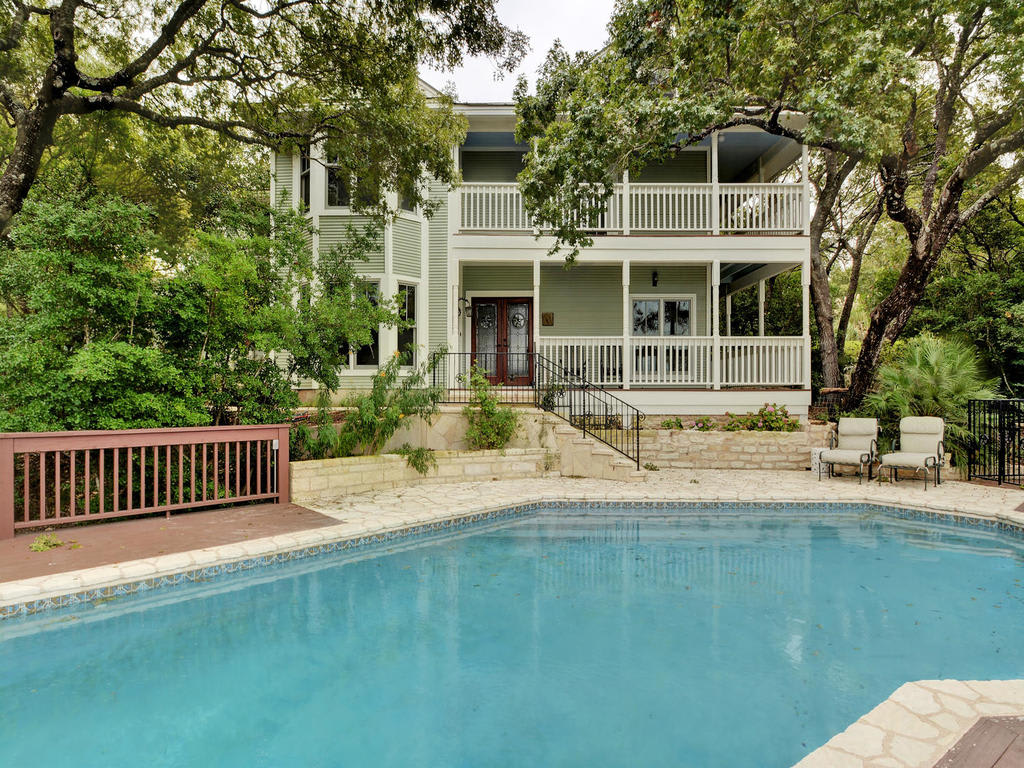 1901 Yaupon Valley Rd Joanie Capalupo Compass Real Estate Austin Texas