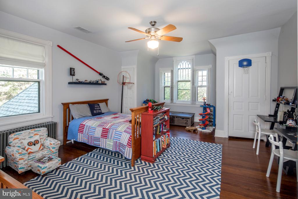 314 Louella Avenue, Wayne The Robin Gordon Group