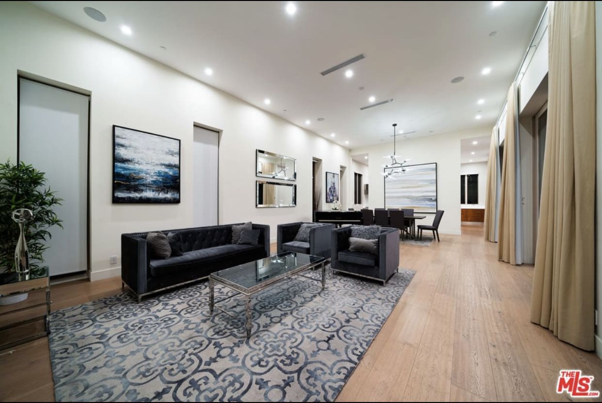 Lucerne Villa Contemporary Style Estate in Larchmont Village LA