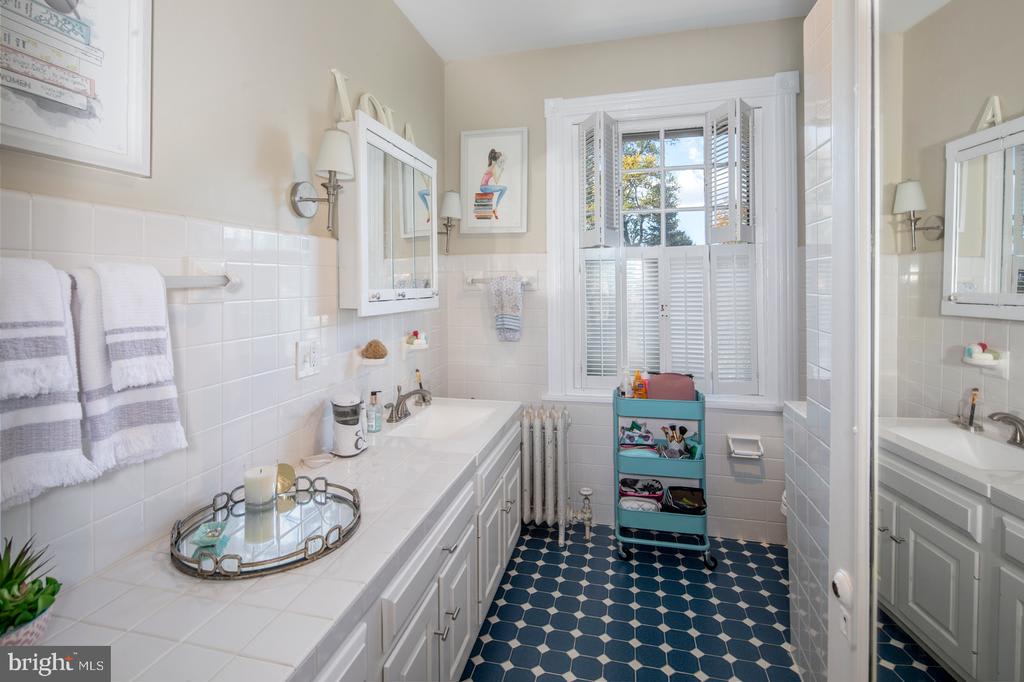 314 Louella Avenue, Wayne The Robin Gordon Group