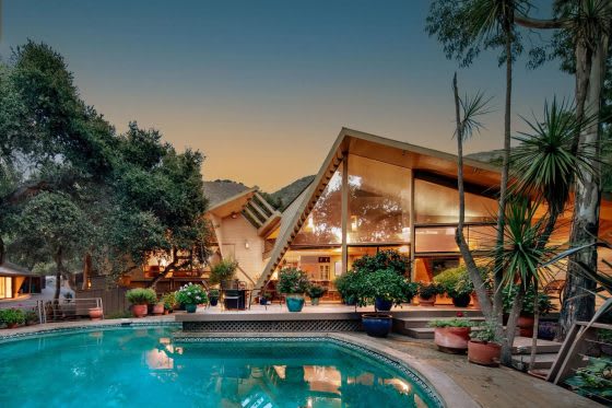 Luxury Real Estate Headlines: Third Week in January, 2025