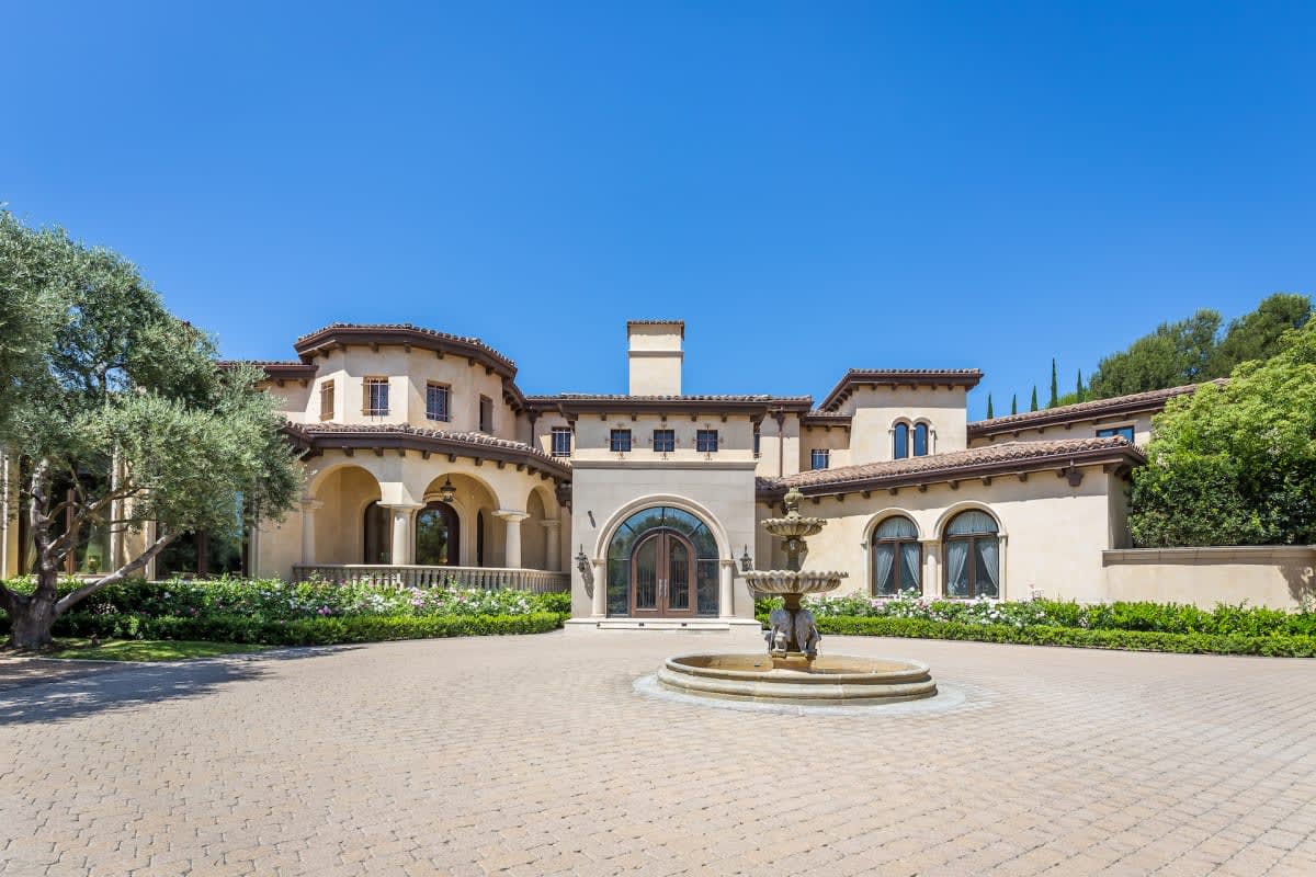 LA Times: Barry Bonds’ Onetime Mansion