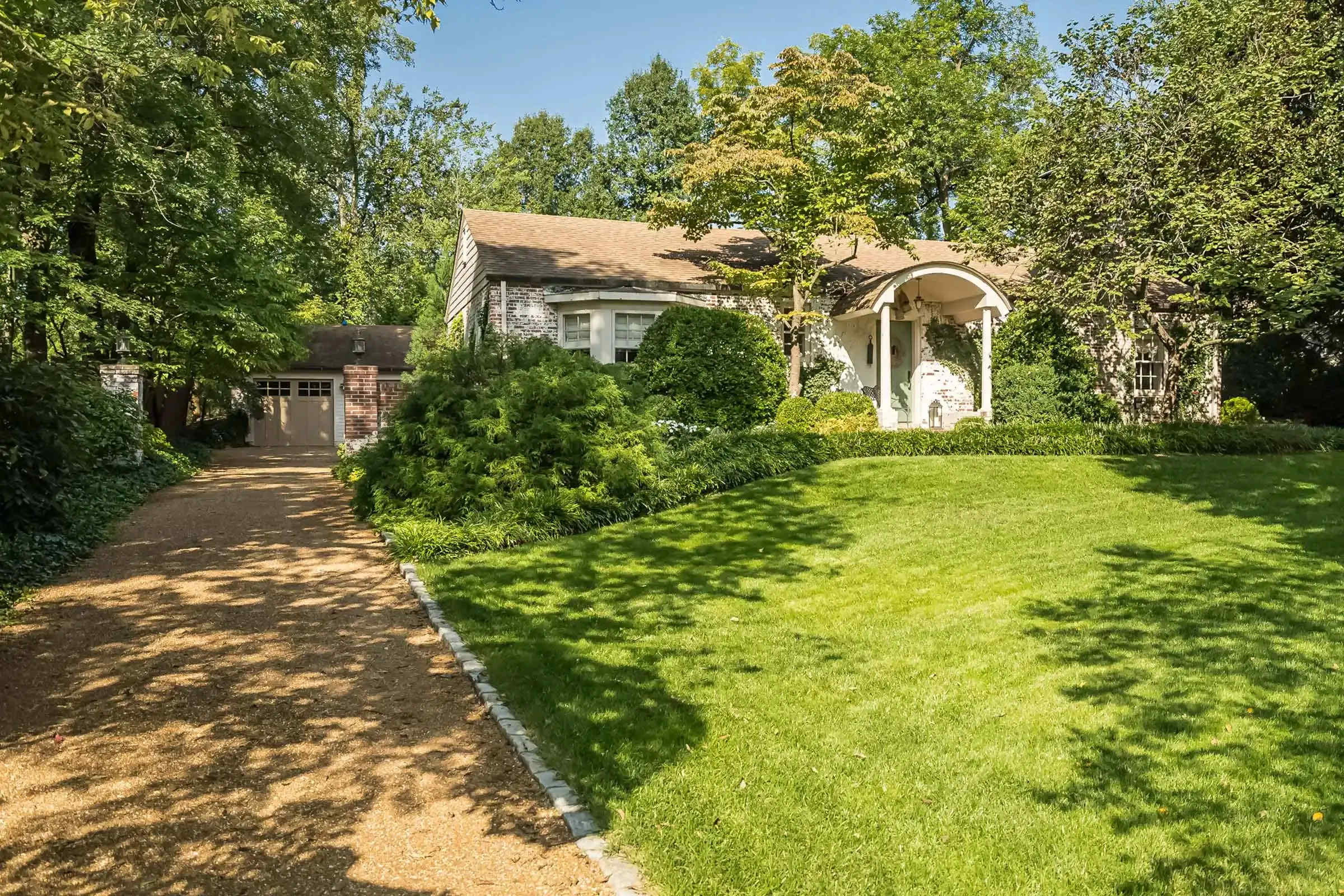 A home in Ladue hits the market