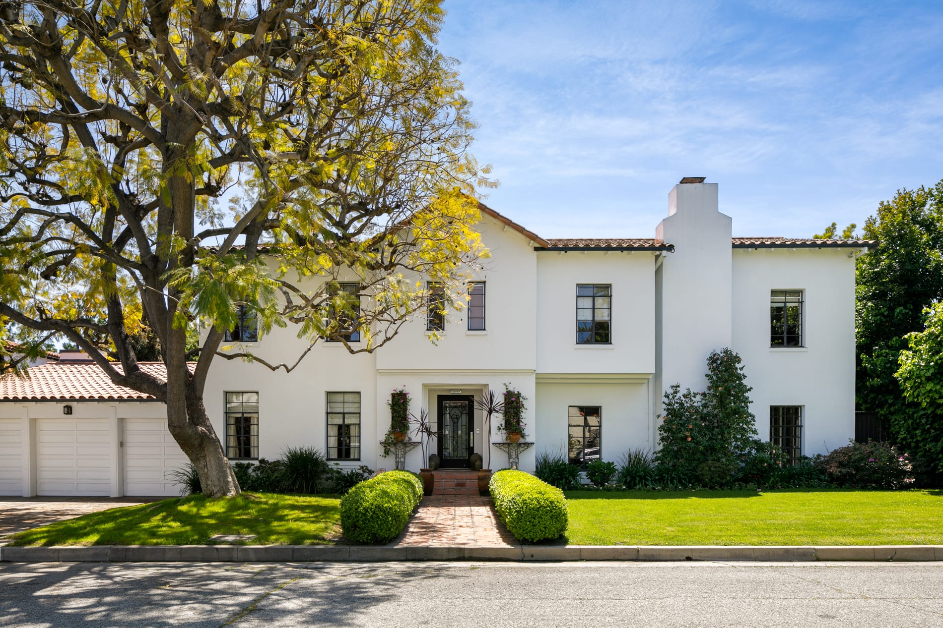 Gracious Traditional Estate In Beverly Hills Jade Mills Jade Mills