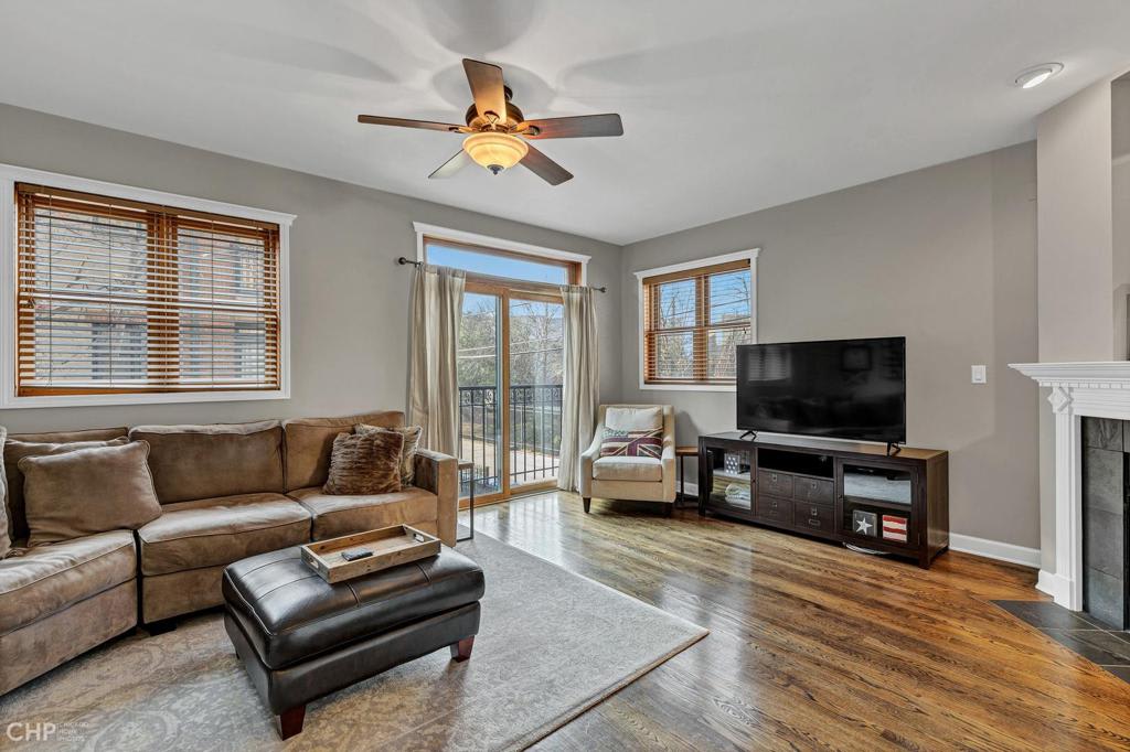 Lincoln Park Townhome: 2770 N. Wolcott #E