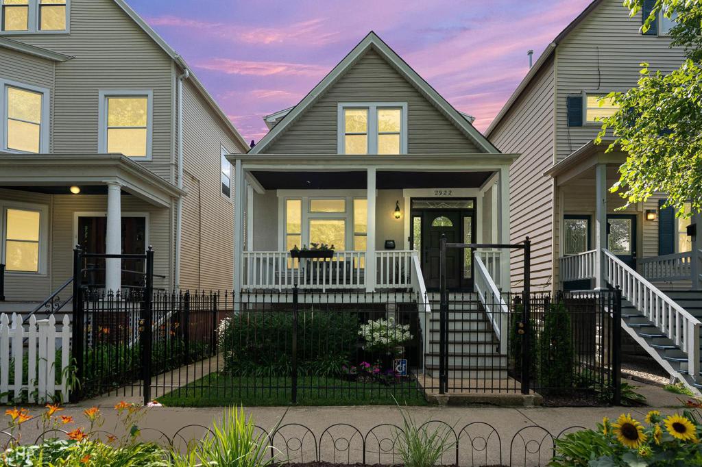 Roomy North Center Single Family: 2922 N. Seeley