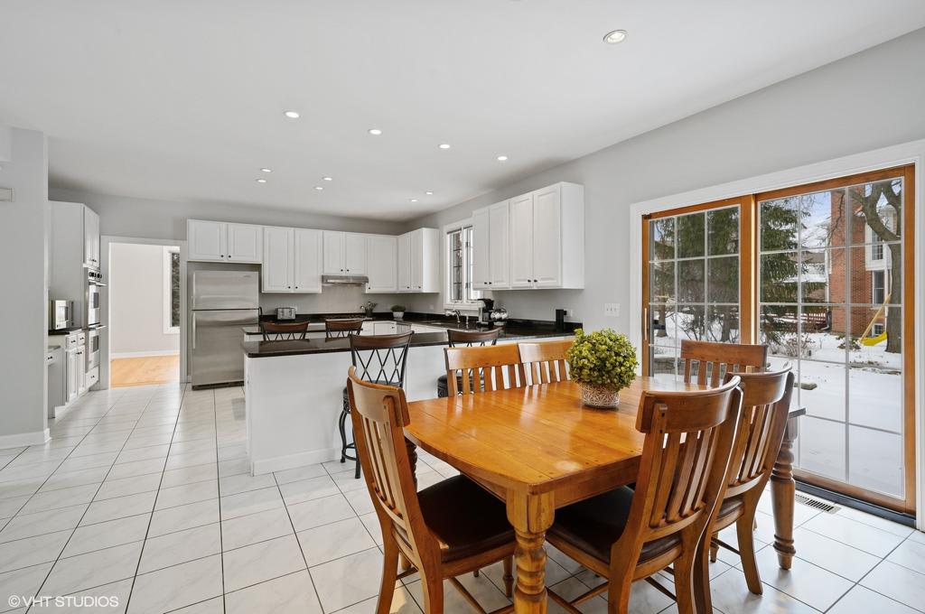 3612 Glenlake Jerfita Team Luxury Real Estate Agents in Chicago