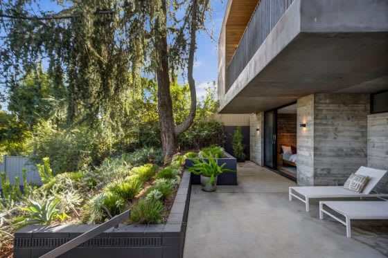 Inside a Midcentury Contemporary Oasis in Los Angeles