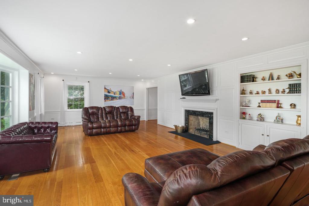 150 Hillendale Drive