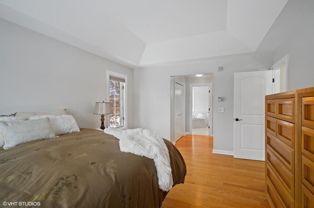 3612 Glenlake Jerfita Team Luxury Real Estate Agents in Chicago