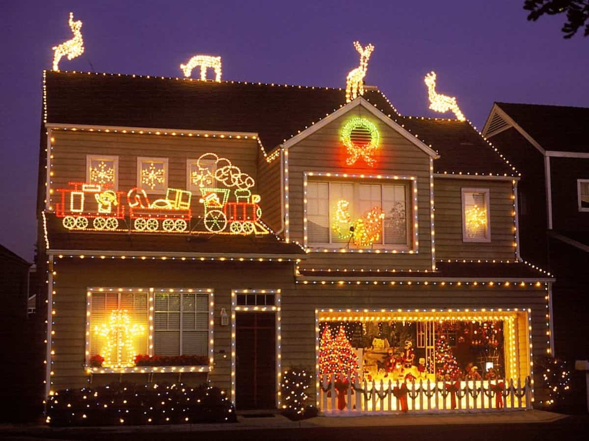 Four Holiday Safety Tips for Homeowners