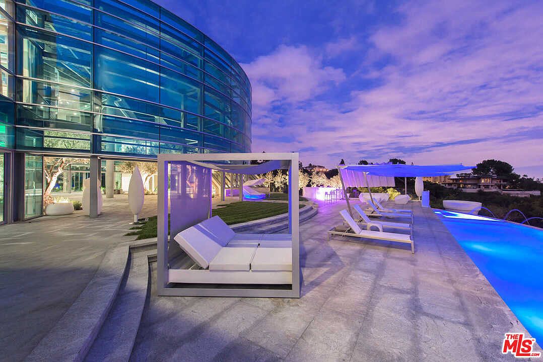 Loma Linda Dr Private Glass View Estate in Beverly Hills LA