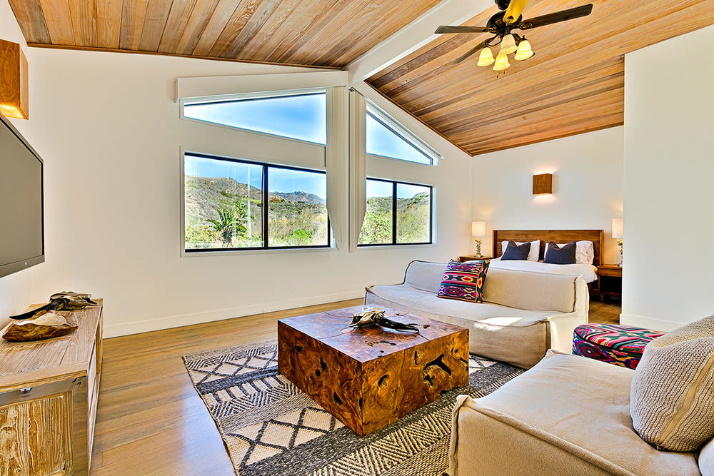 Malibu Cove Colony Dr.