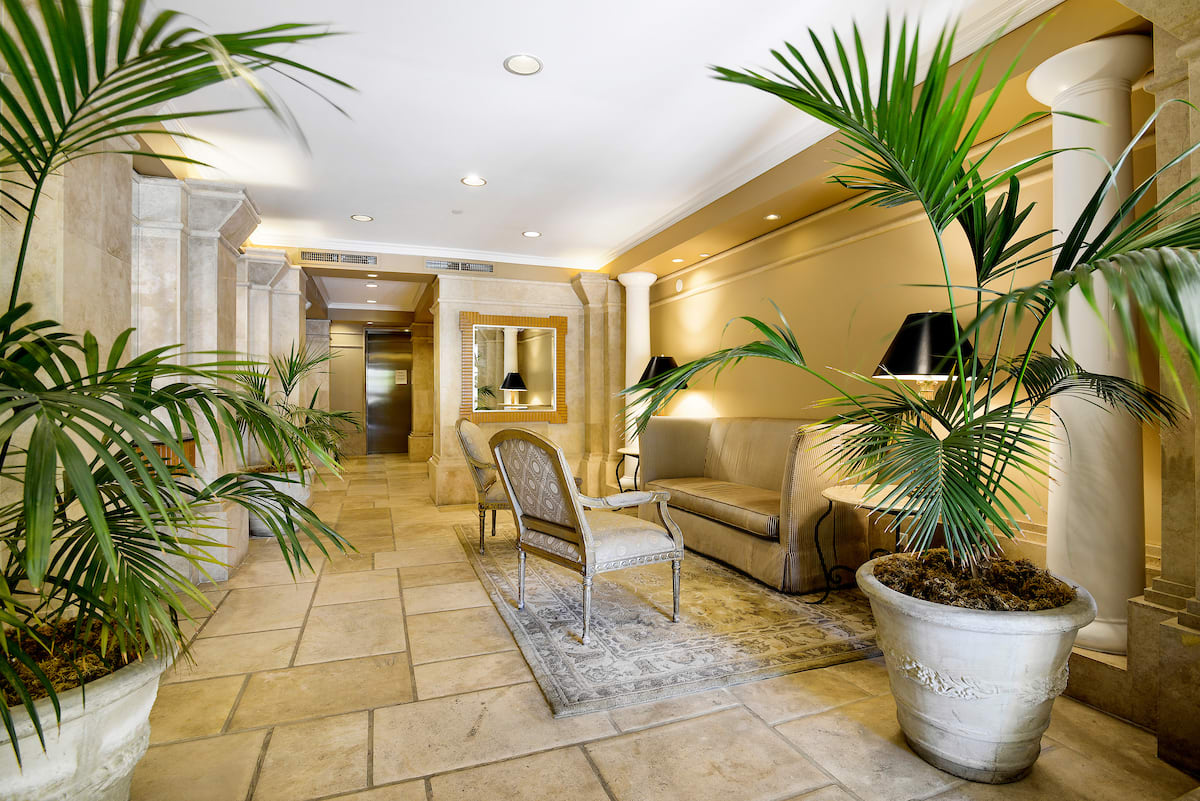 128-n-swall-dr-penthouse-2
