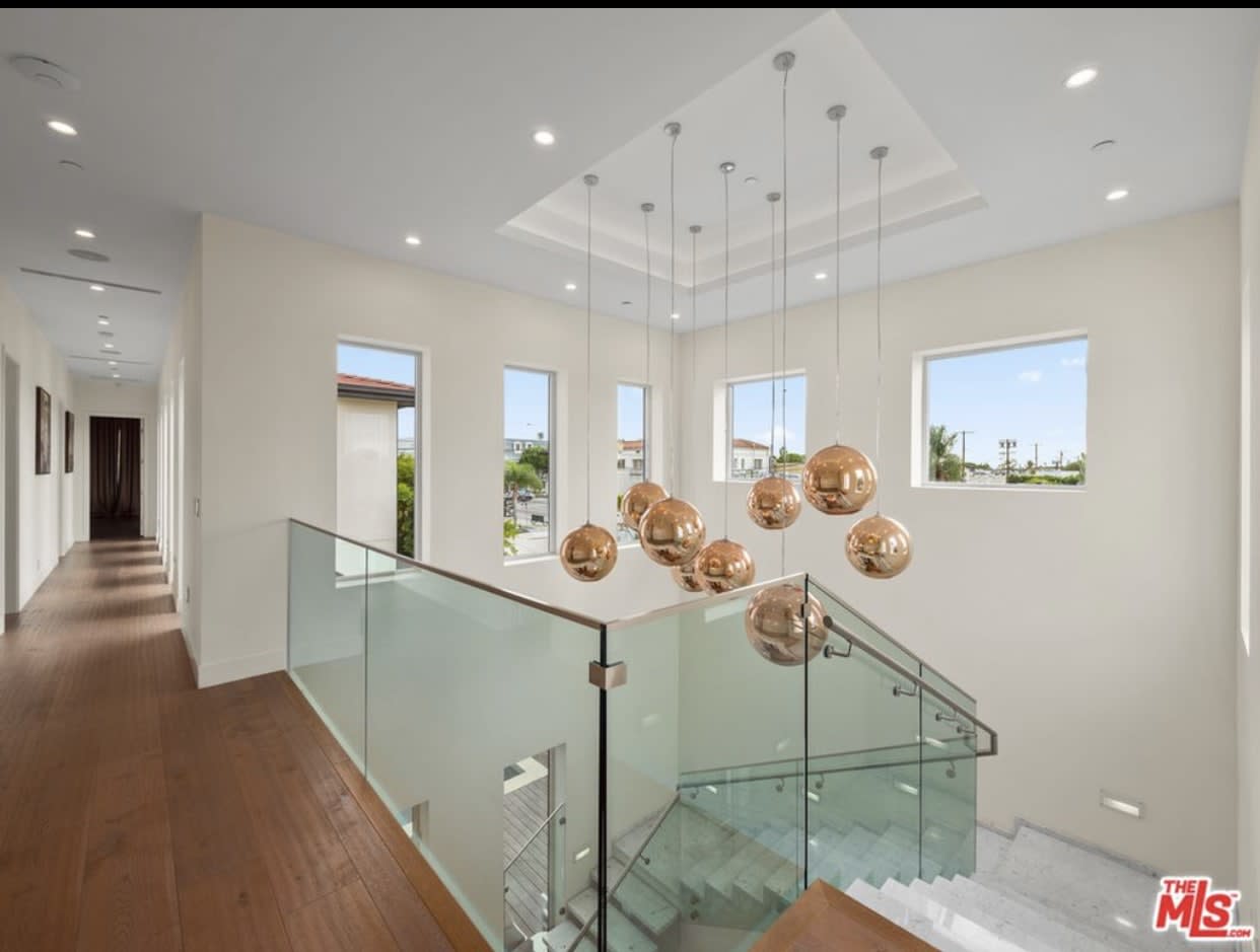 Lucerne Villa Contemporary Style Estate in Larchmont Village LA