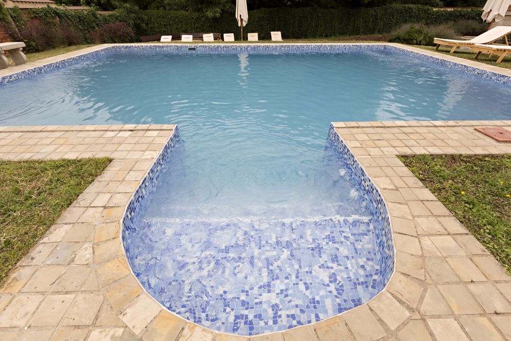 Pros and Cons of Buying a Home with a Pool