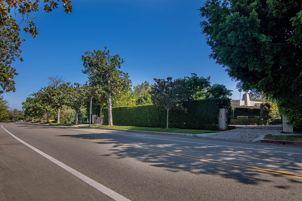 713 N. Crescent Drive, Beverly Hills, CA Jade Mills Estates