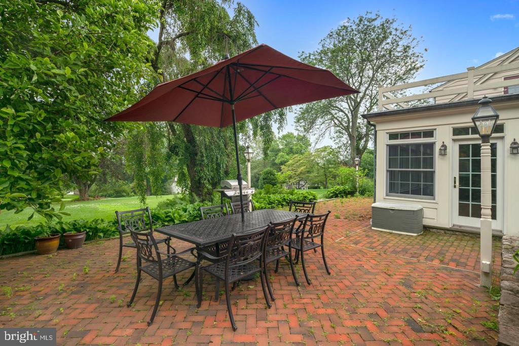 150 Hillendale Drive