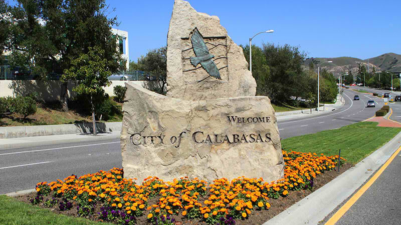 THE ALLURE OF LUXURY REAL ESTATE IN  CALABASAS