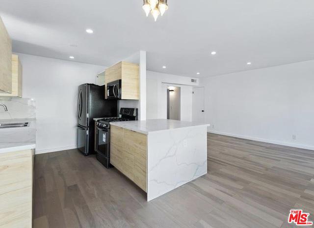 Remodeled 2 Bed + 2 Bath West Hollywood Lease