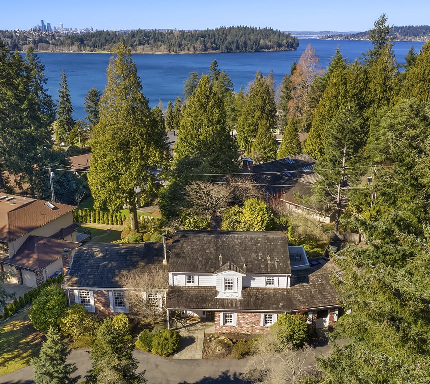 Updated Traditional with Shared Westside Waterfront photo