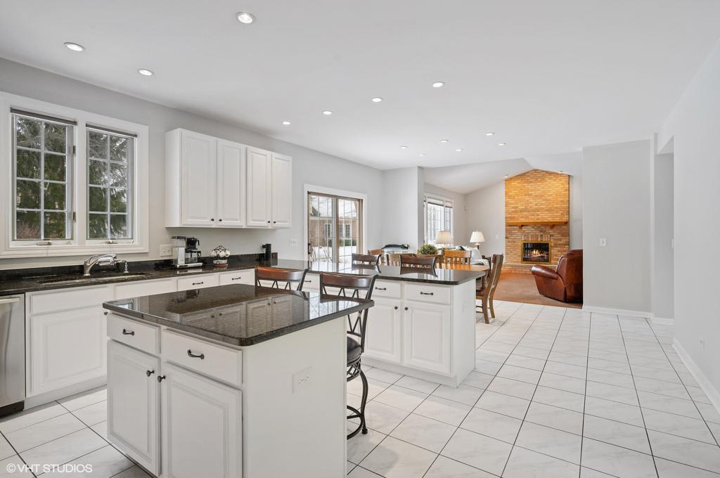 3612 Glenlake Jerfita Team Luxury Real Estate Agents in Chicago