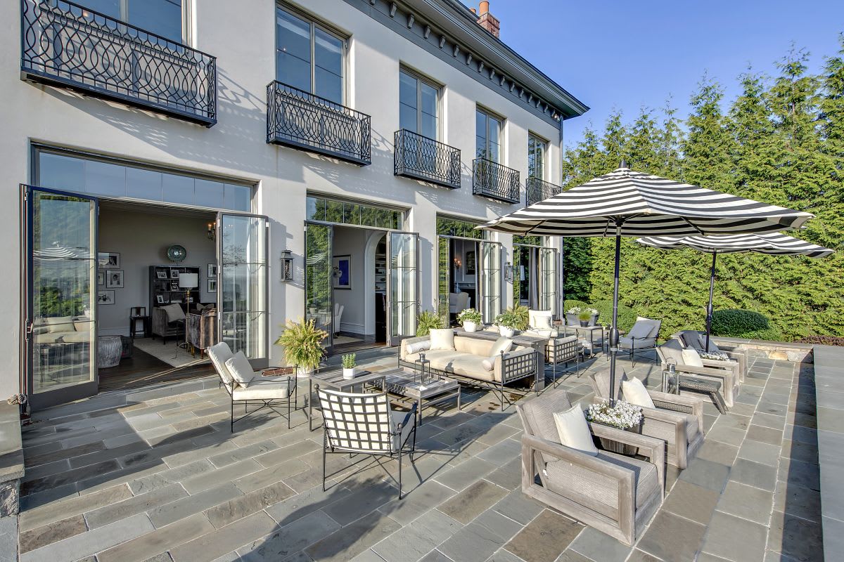 6 Blue Water Lane Compo Beach Westport, CT Compass Connecticut