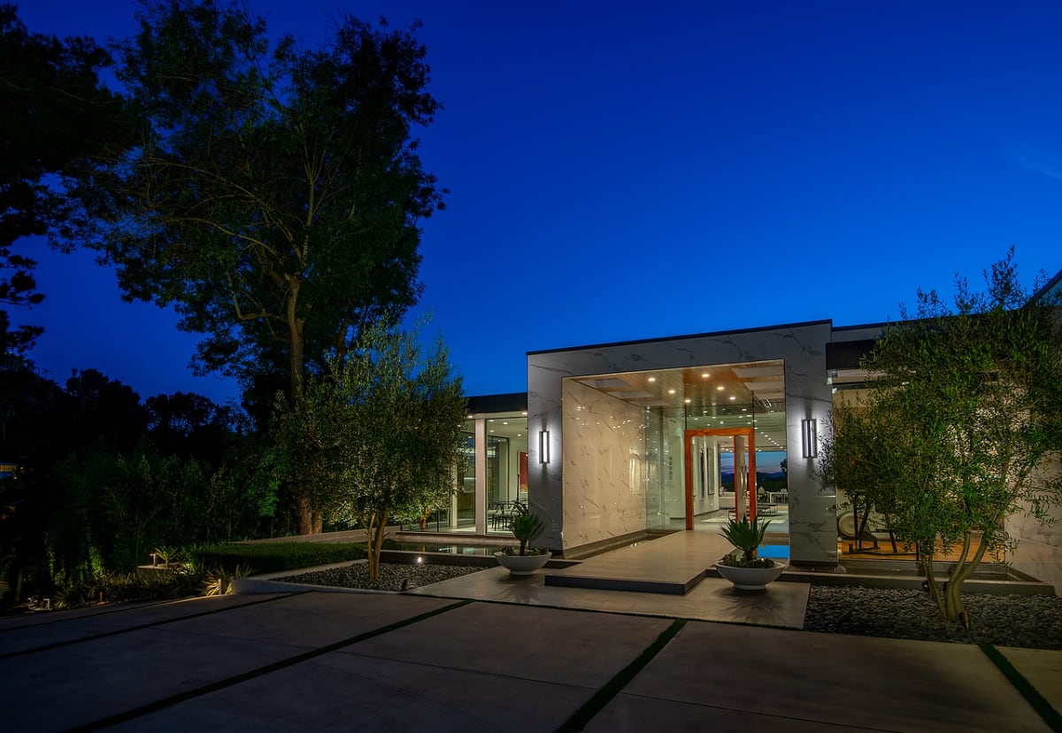 Jade Mills Beverly Hills Real Estate Agent Luxury Homes