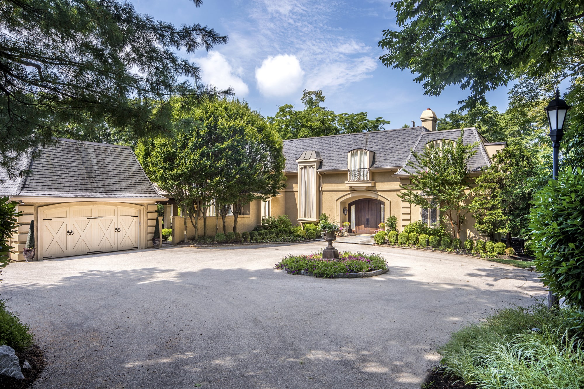 The Robin Gordon Group Main Line Philadelphia Real Estate Agents