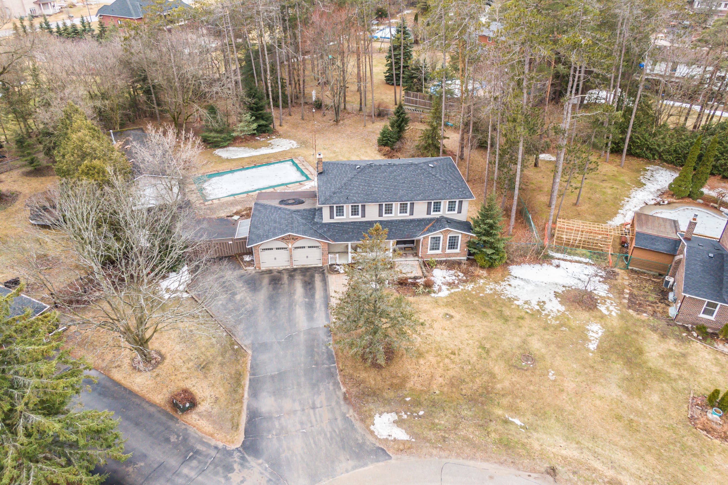 Breathtaking Residence With Rear Yard Oasis Stouffville, ON