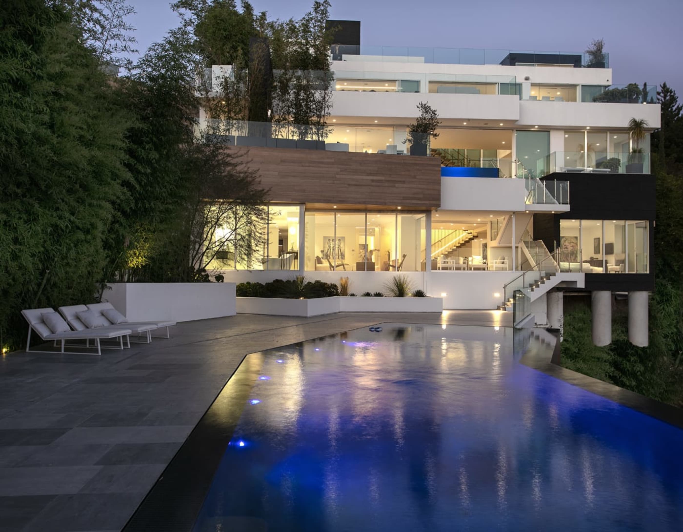 Touch The Sky 1615 Blue Jay Way Los Angeles, CA 90069