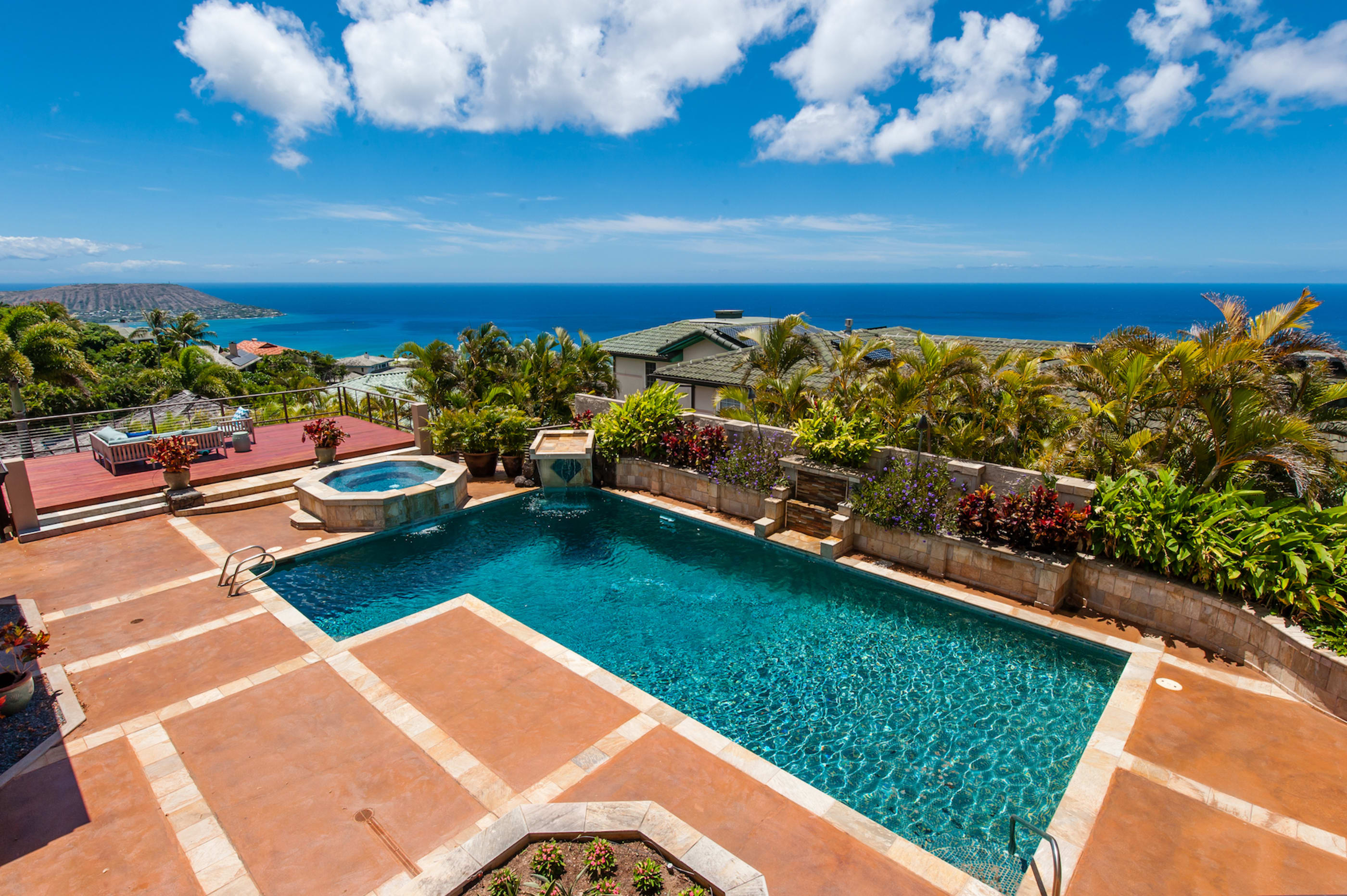 Stunning Hawaii Loa Ridge Home