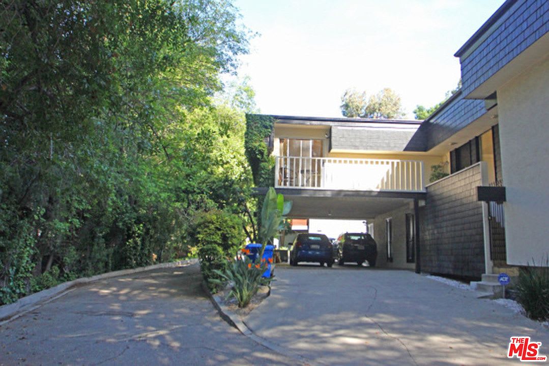 Laurel Canyon Contemporary Estate in Studio City