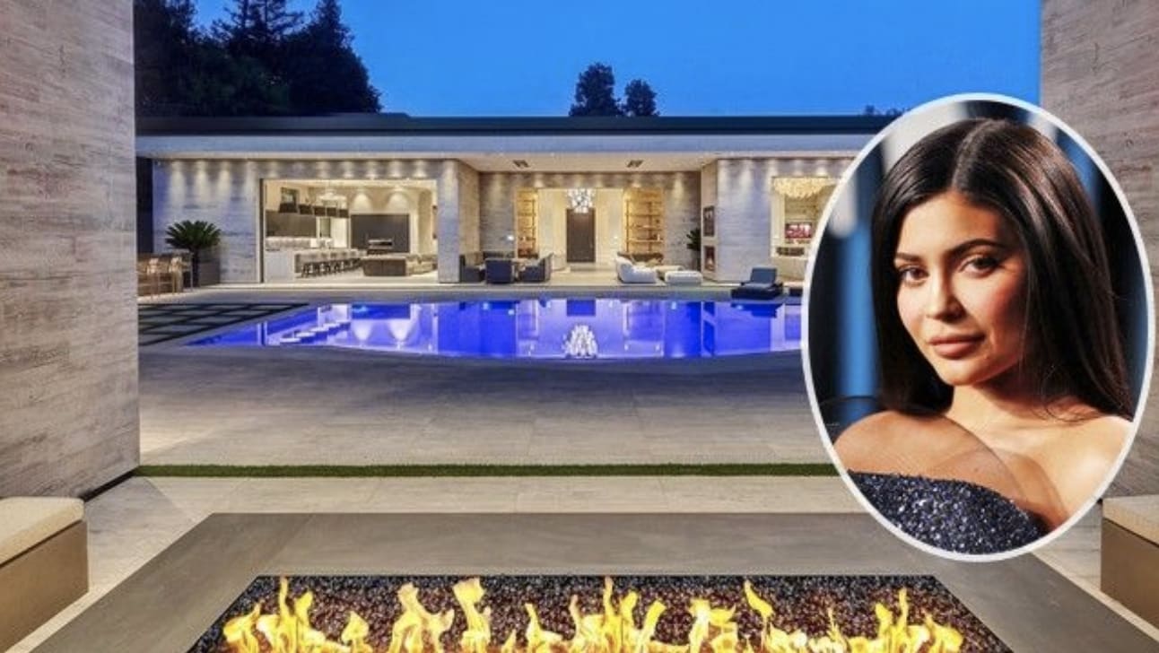 Kylie Jenner Buys BrandNew L.A. Mansion