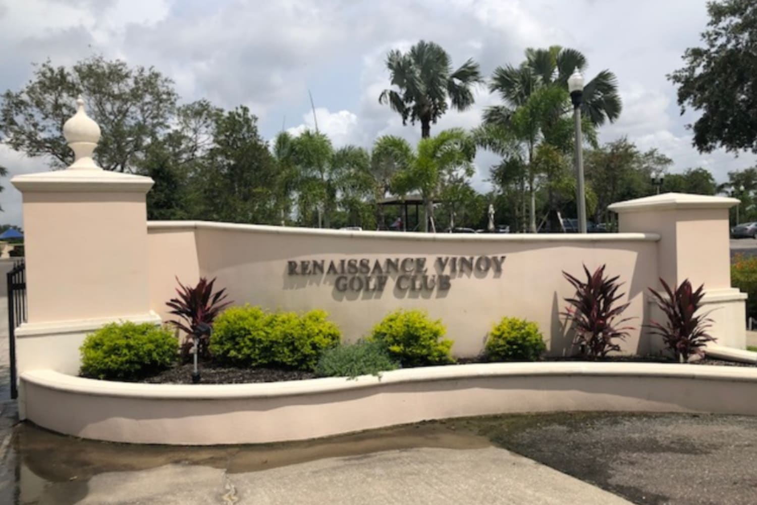 Snell Isle Community Insights & Homes For Sale