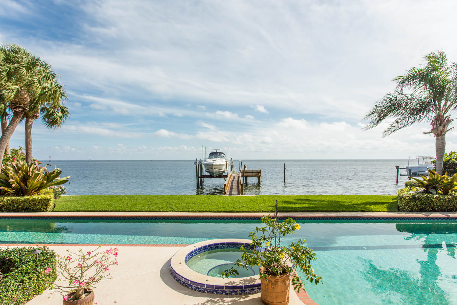 Snell Isle Community Insights & Homes For Sale