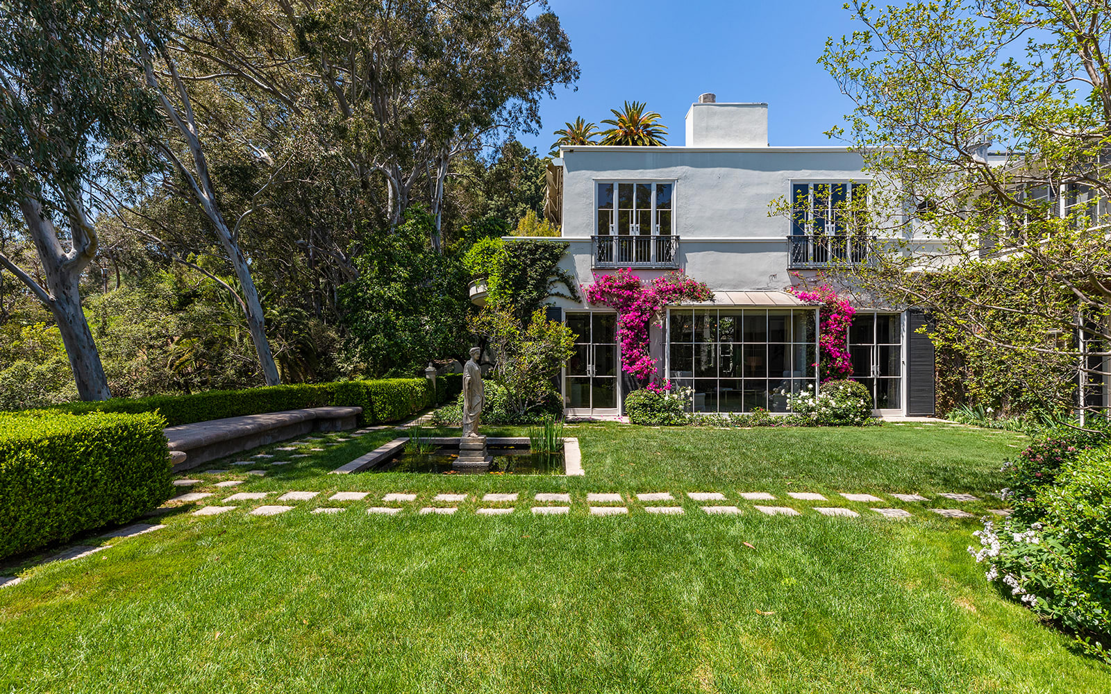 21 OAKMONT Drive a luxury home for sale in Los Angeles, Los Angeles