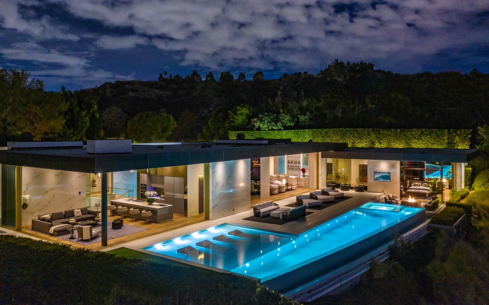 1175 North HILLCREST Road a luxury home for sale in Beverly Hills, Los