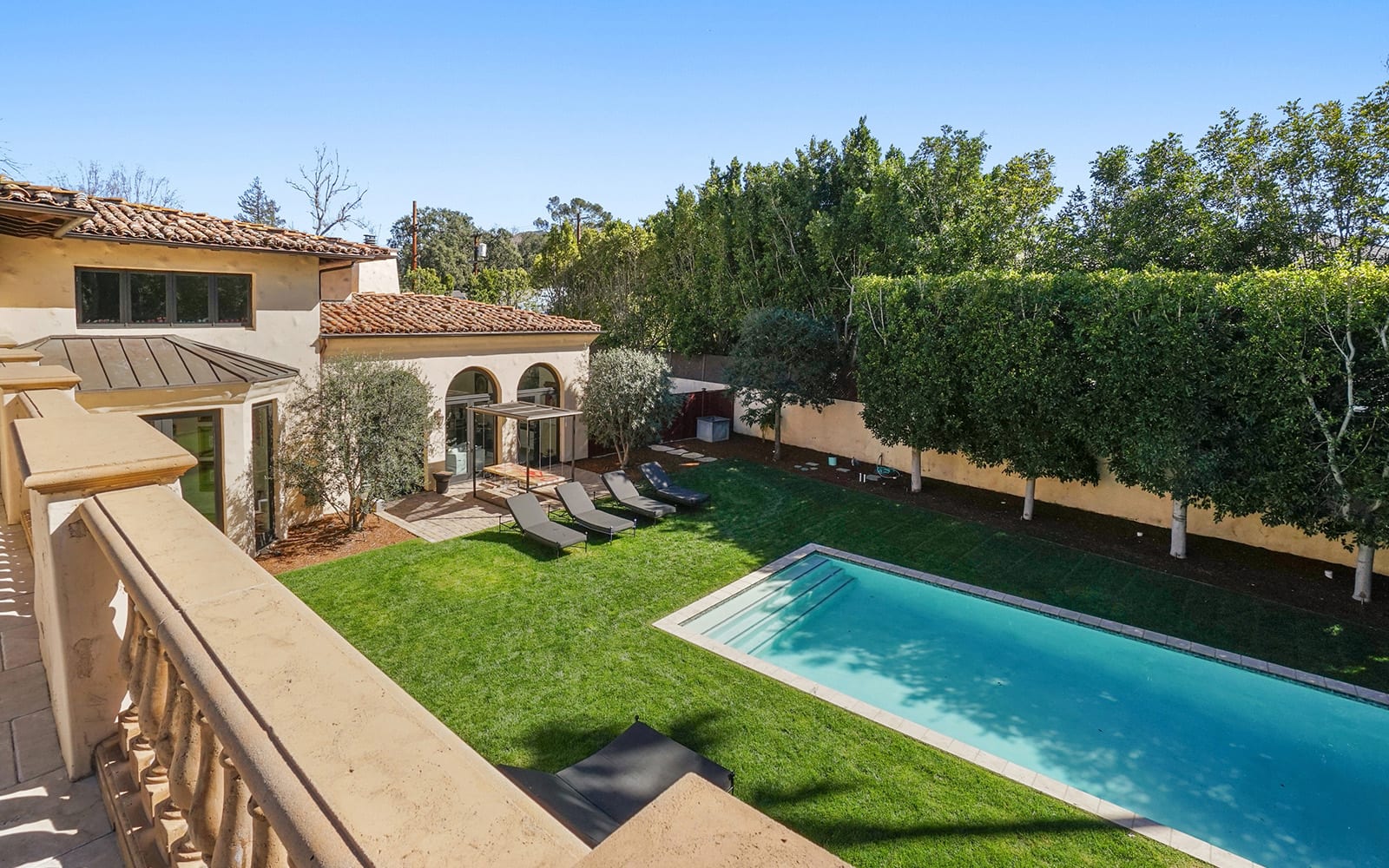 10313 Woodbridge St a luxury home for sale in Toluca Lake, Los Angeles