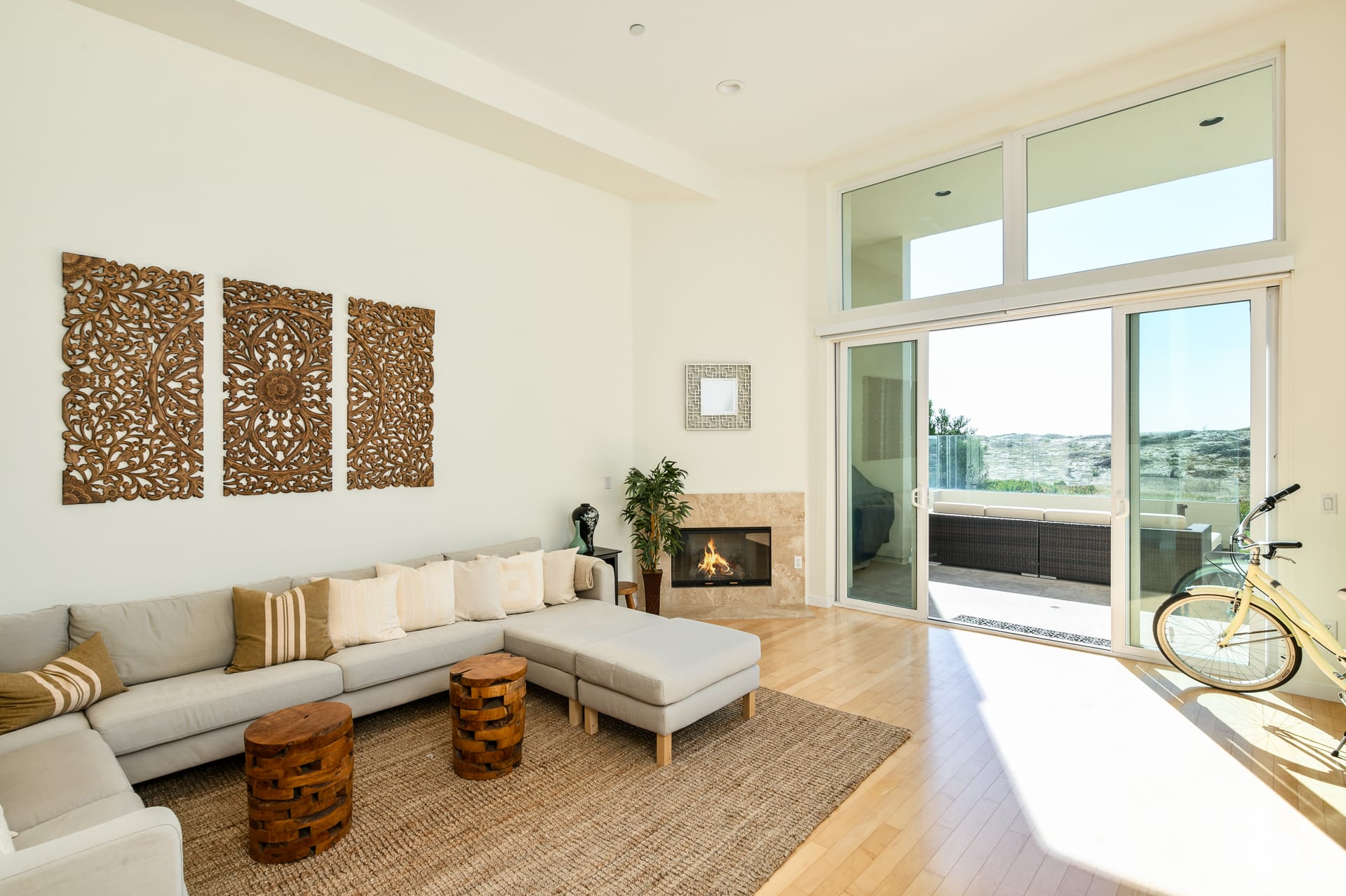 Wake Up To The Waves In Playa Del Rey 7301 Vista Del Mar Ln