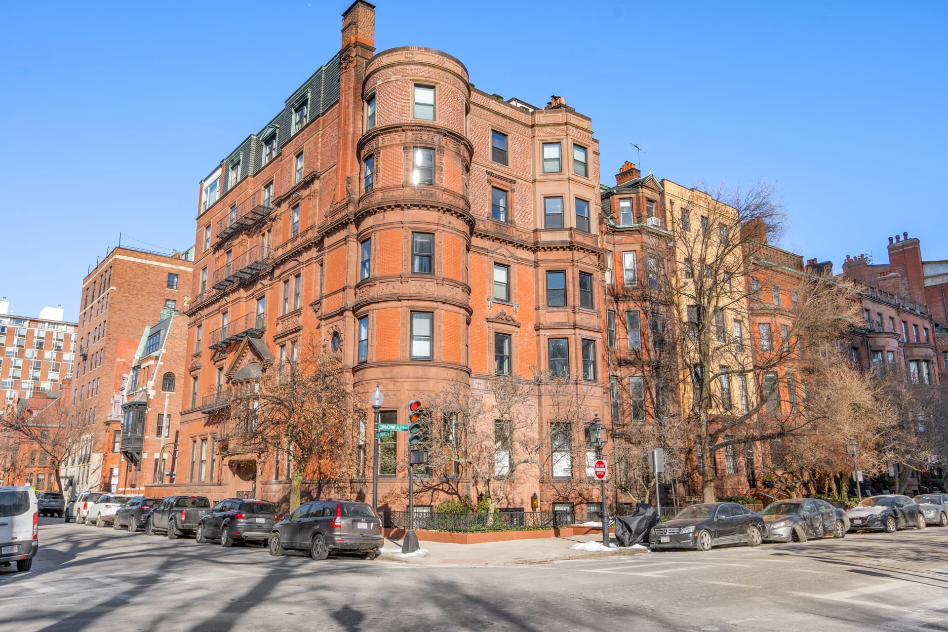 239 Commonwealth Avenue, Boston, MA 02116 Jonathan Radford