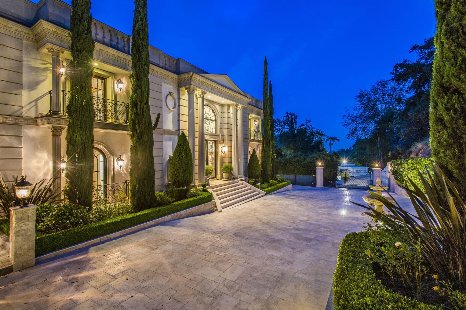 1714 Stone Canyon, Bel Air, California 90077 The Fridman Group