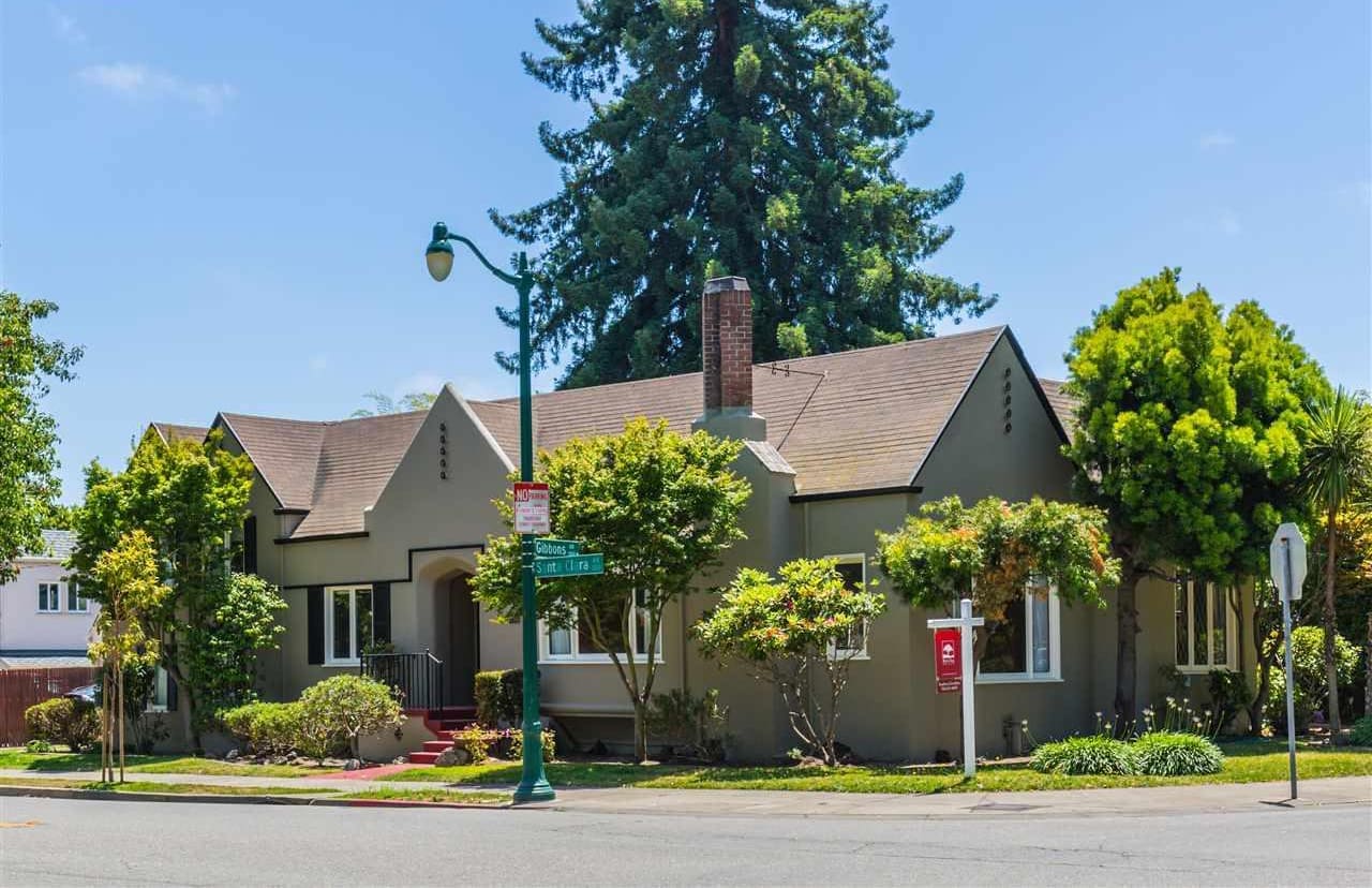 2824 Santa Clara Avenue, Alameda, CA 94501  Andrea Gordon